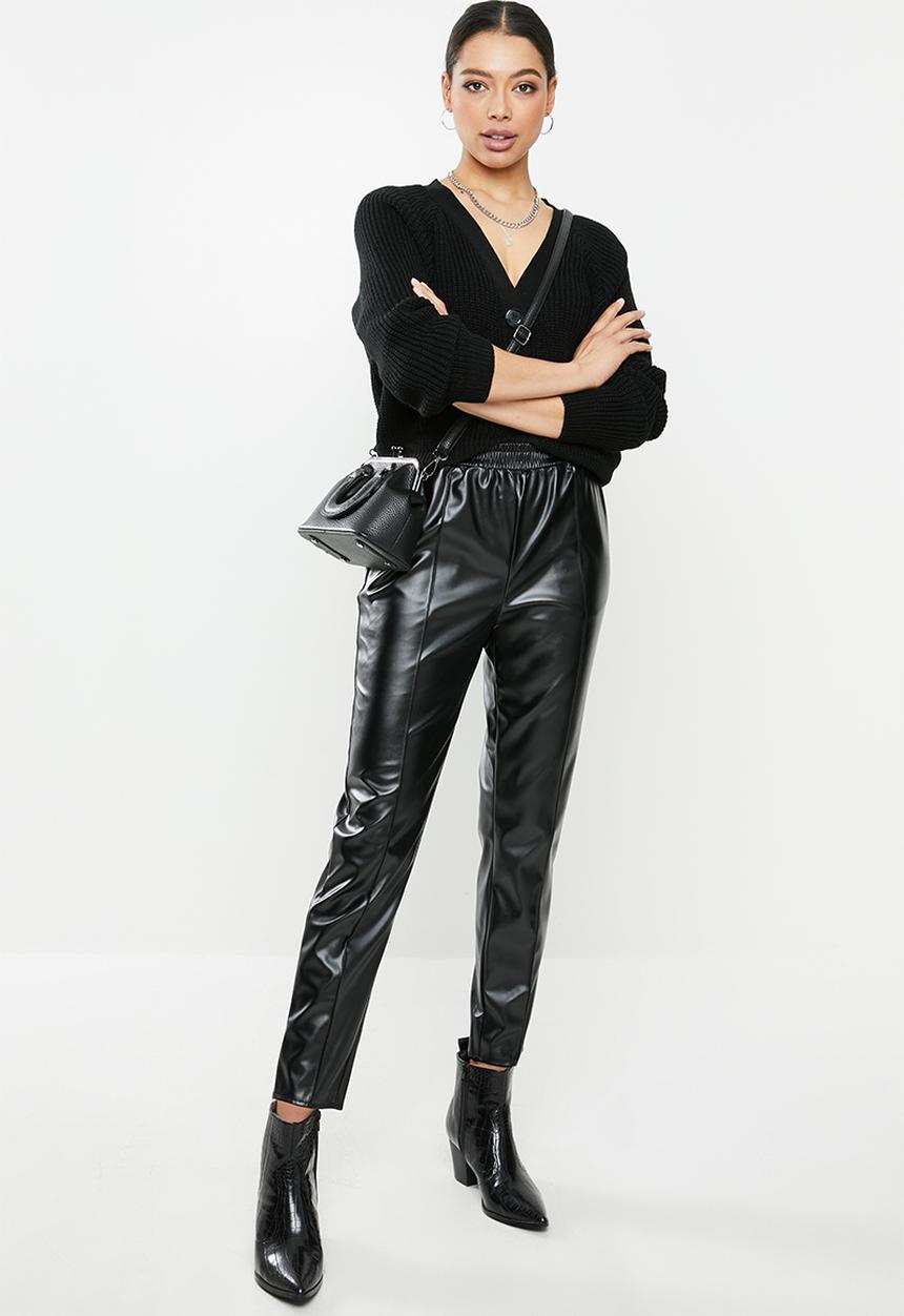 Missguided - Faux leather elasticated waist pin tuck trouser - black