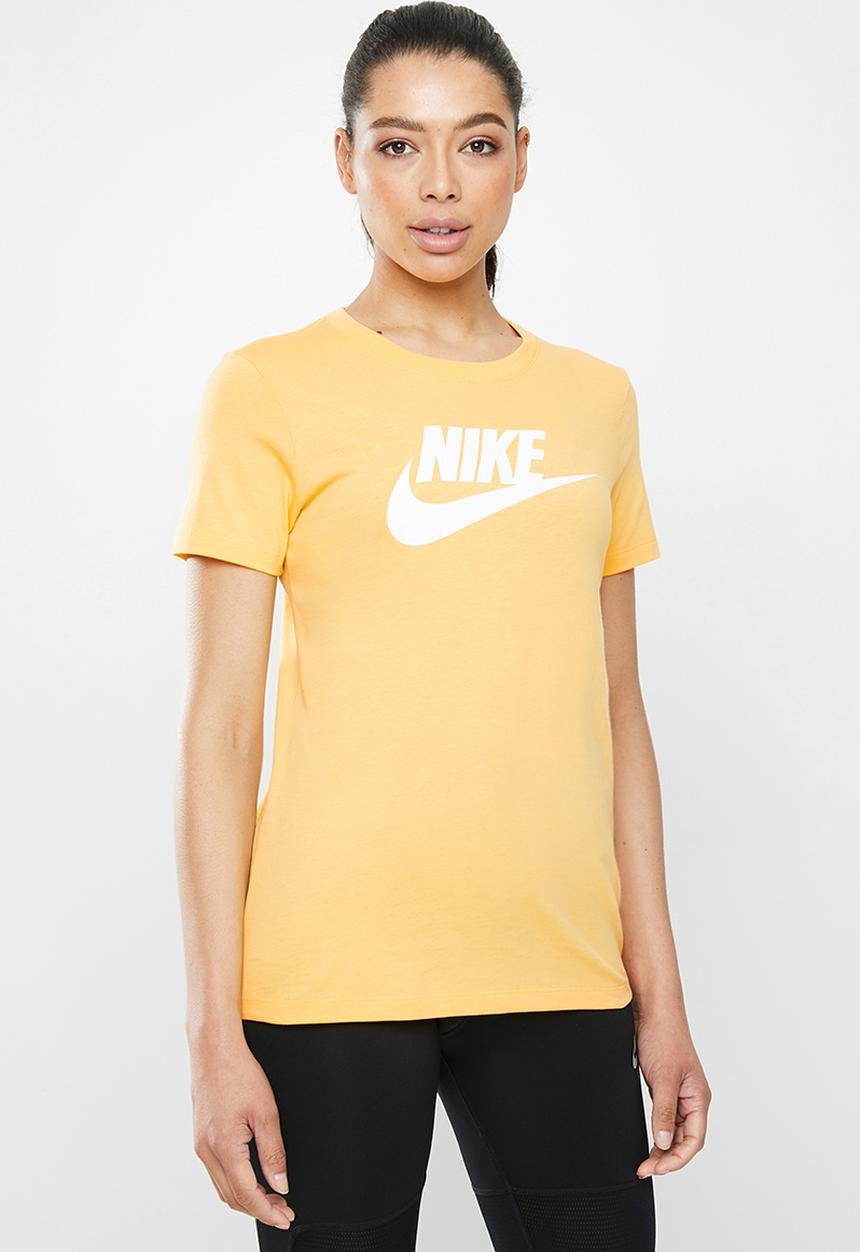 Nike - Essential icon futura tee - yellow
