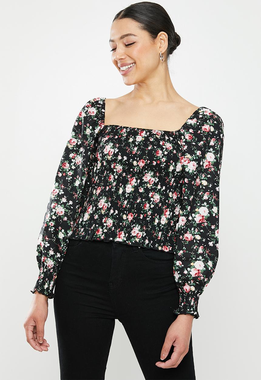 Missguided - Shirred body puff sleeve milkmaid top rose print - black