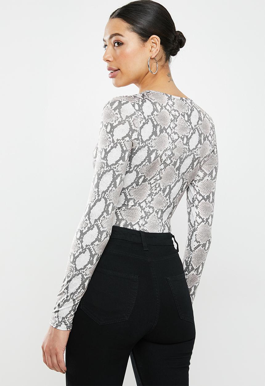 Missguided - Soft touch snake print scoop neck bodysuit - brown
