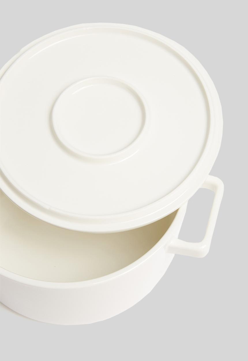 Maxwell & Williams - Epic round casserole 1.3l with lid - white