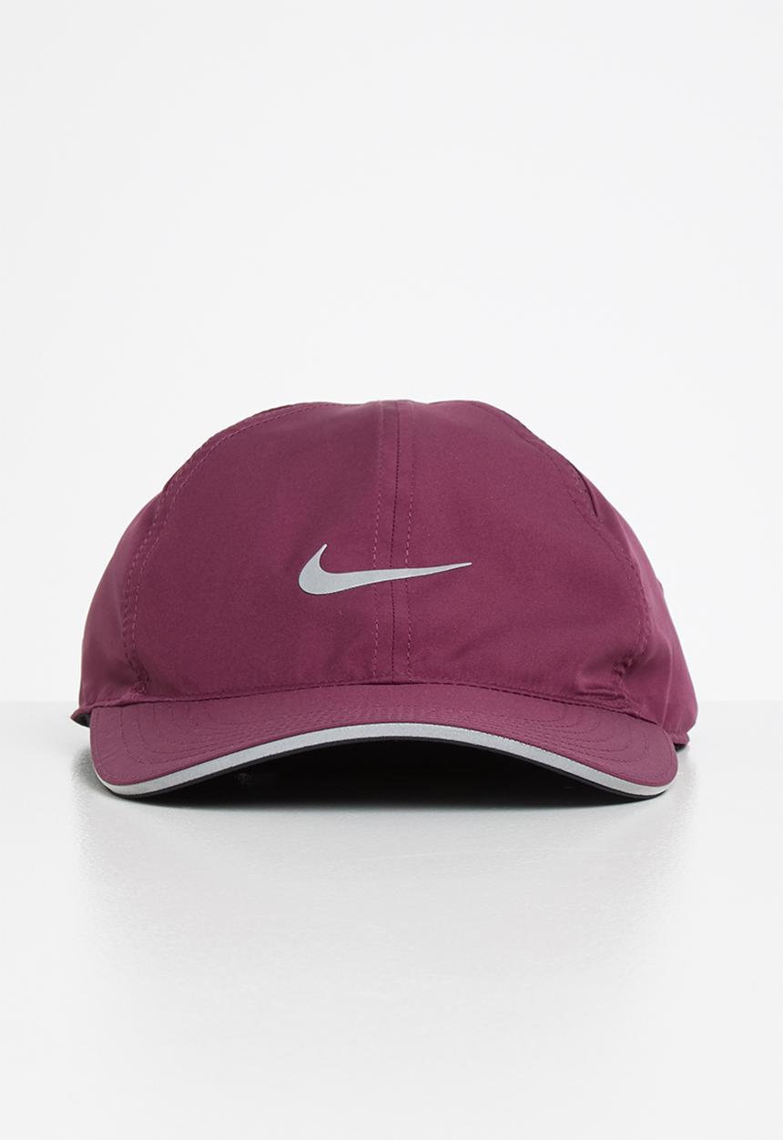 Nike - U nk dry arobill fthlt cap - villain red