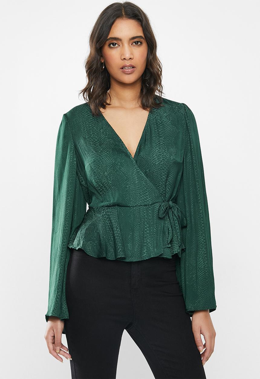 GUESS - Long sleeve Raeleana surplice top - green