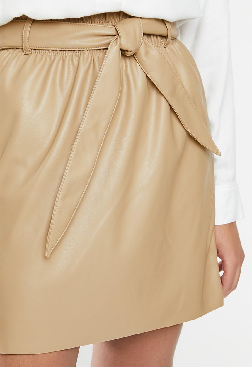 Vero Moda - Awardbelt short coated skirt - neutral