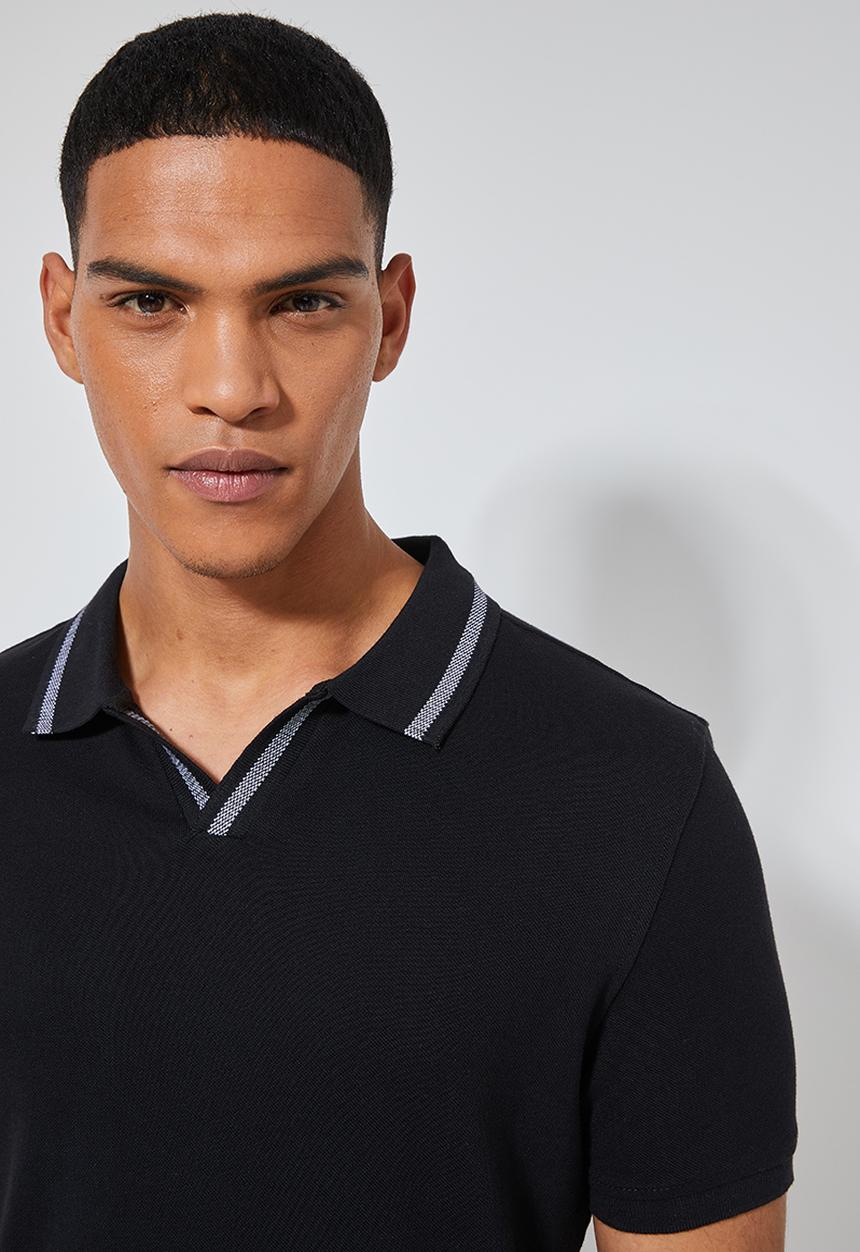 Superbalist - Luka notch neck pique golfer - black