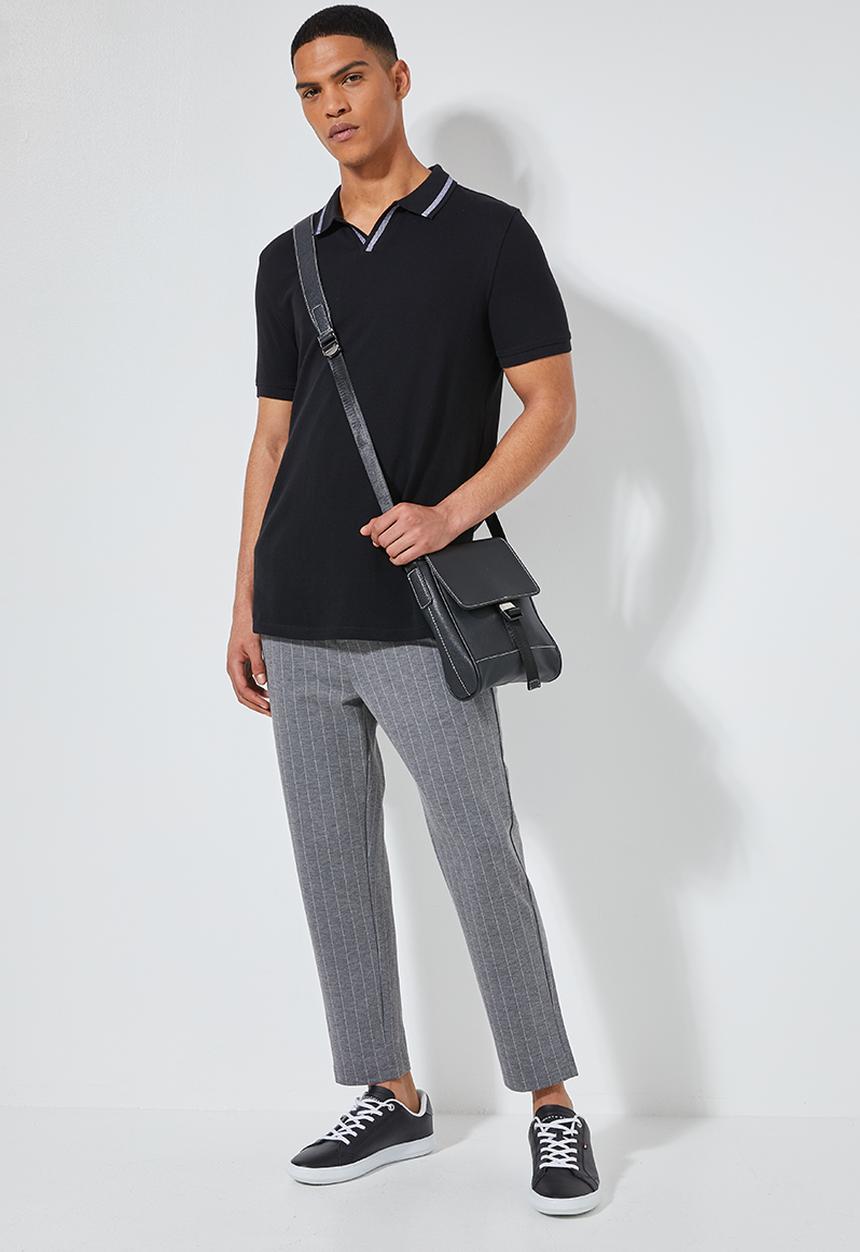 Superbalist - Luka notch neck pique golfer - black