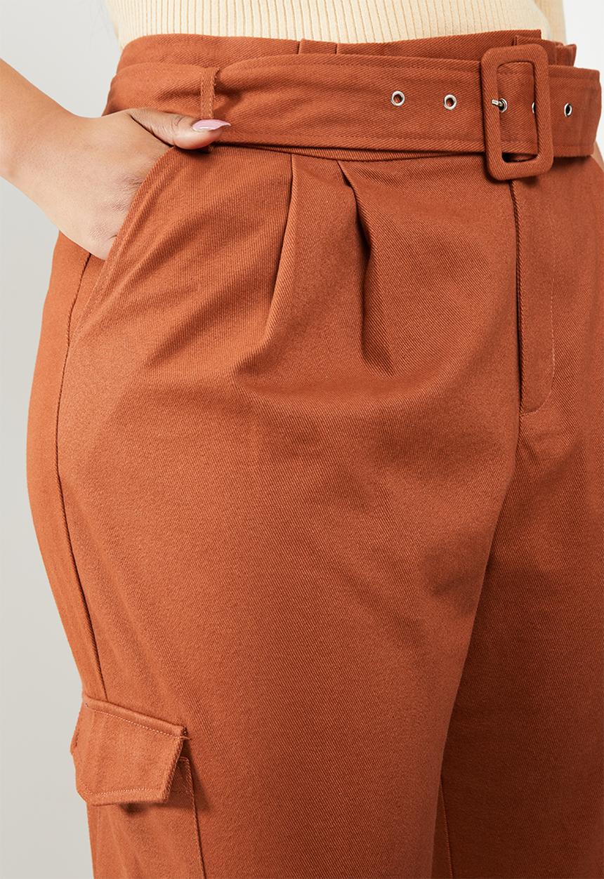Glamorous - Plus high waisted belted cargo trouser - rust