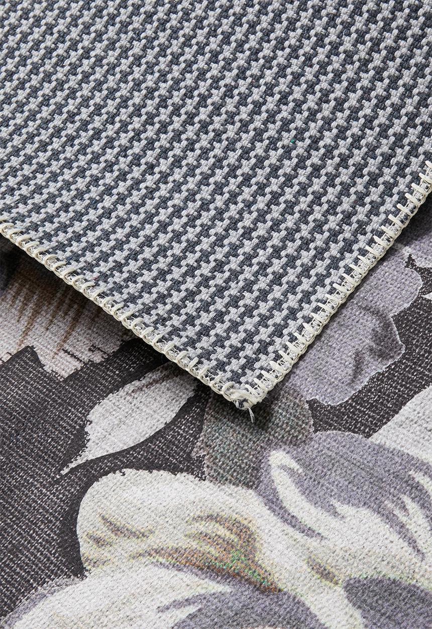Hertex Haus - Floral muted rug - multi