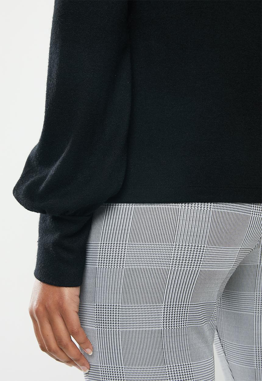 edit - Balloon sleeve turtle neck - black