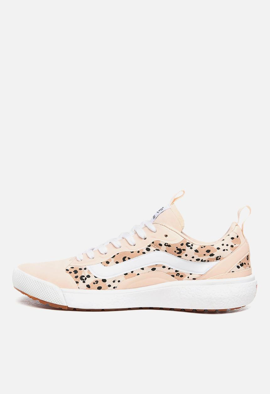 Vans - Ultrarange EXO - (Leila Hurst) tiny animal