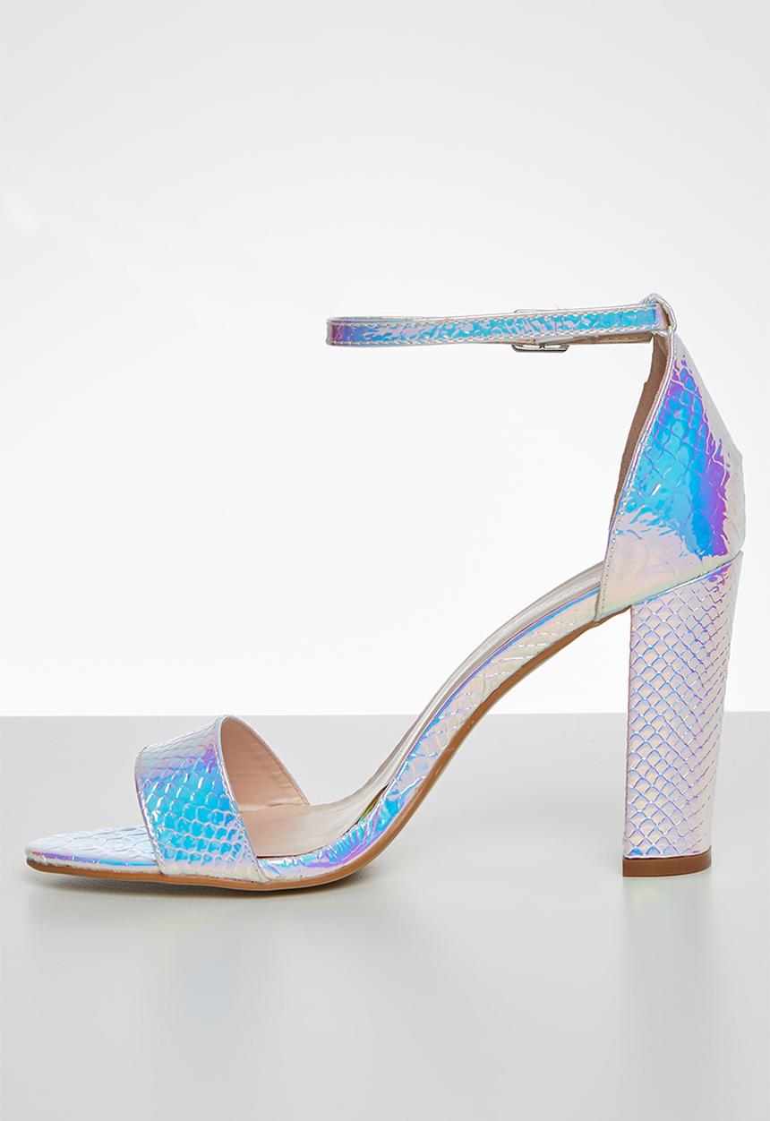 Miss Black - Cosmopolitan heel - white