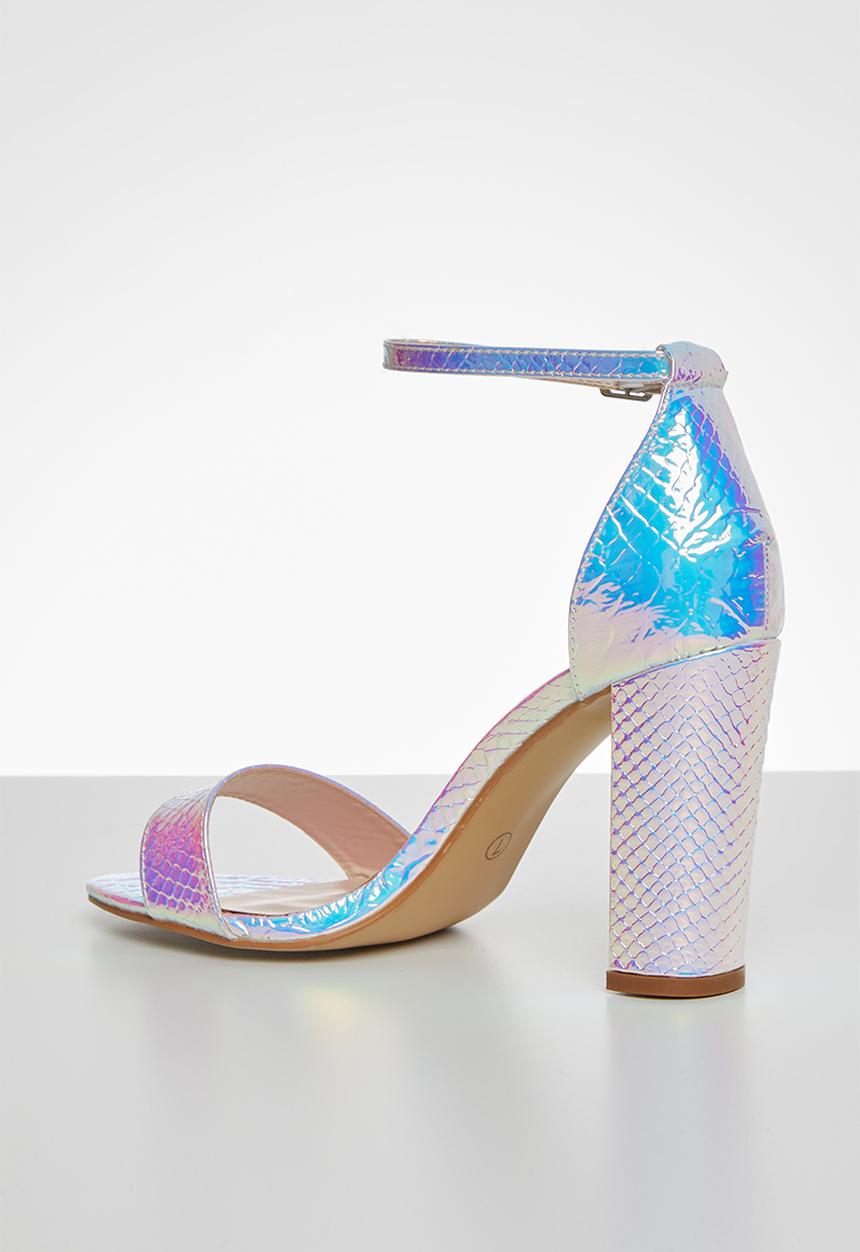 Miss Black - Cosmopolitan heel - white