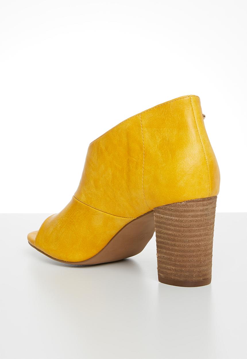 Miss Black - Tinos block heel - yellow