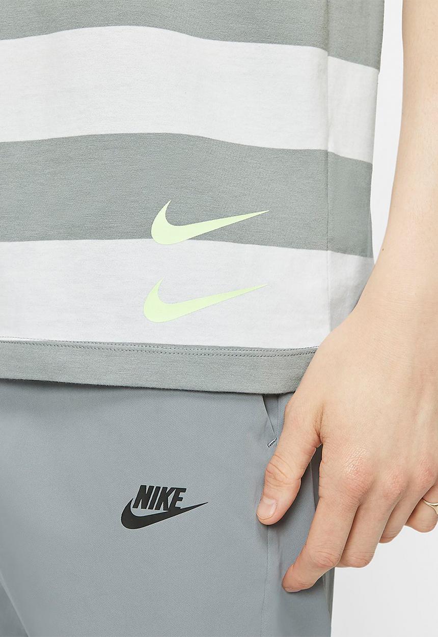 Nike - Nsw swoosh stripe short sleeve tee - grey 