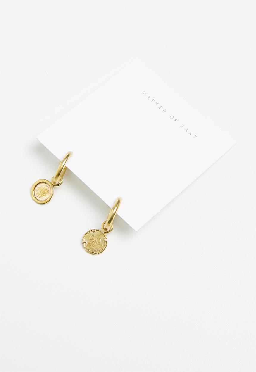Matter of Fakt - Small round brass Peso earrings - gold