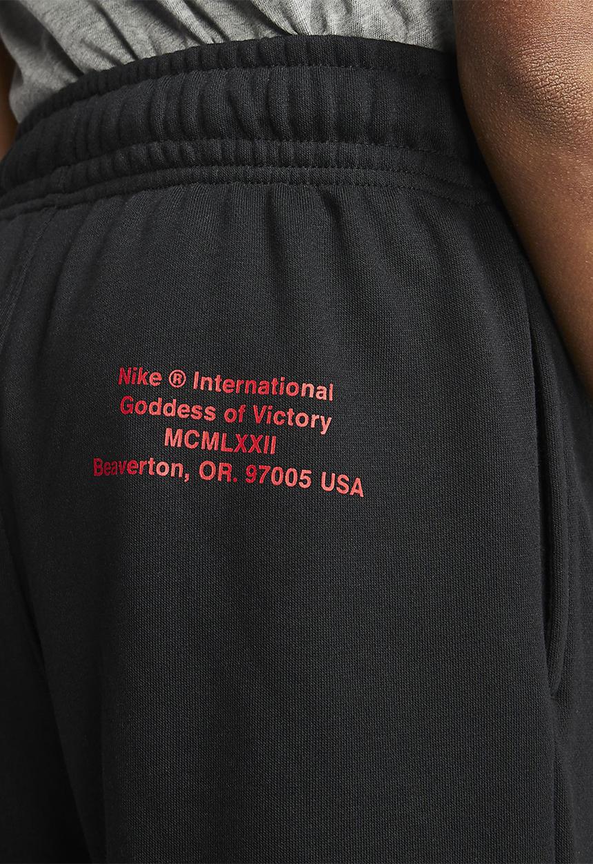Nike - Swoosh ft short  - black
