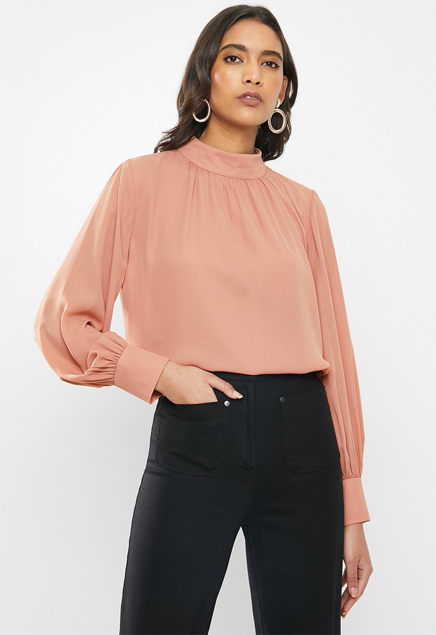 VELVET - Turtle neck blouse with balloon sleeve - pink