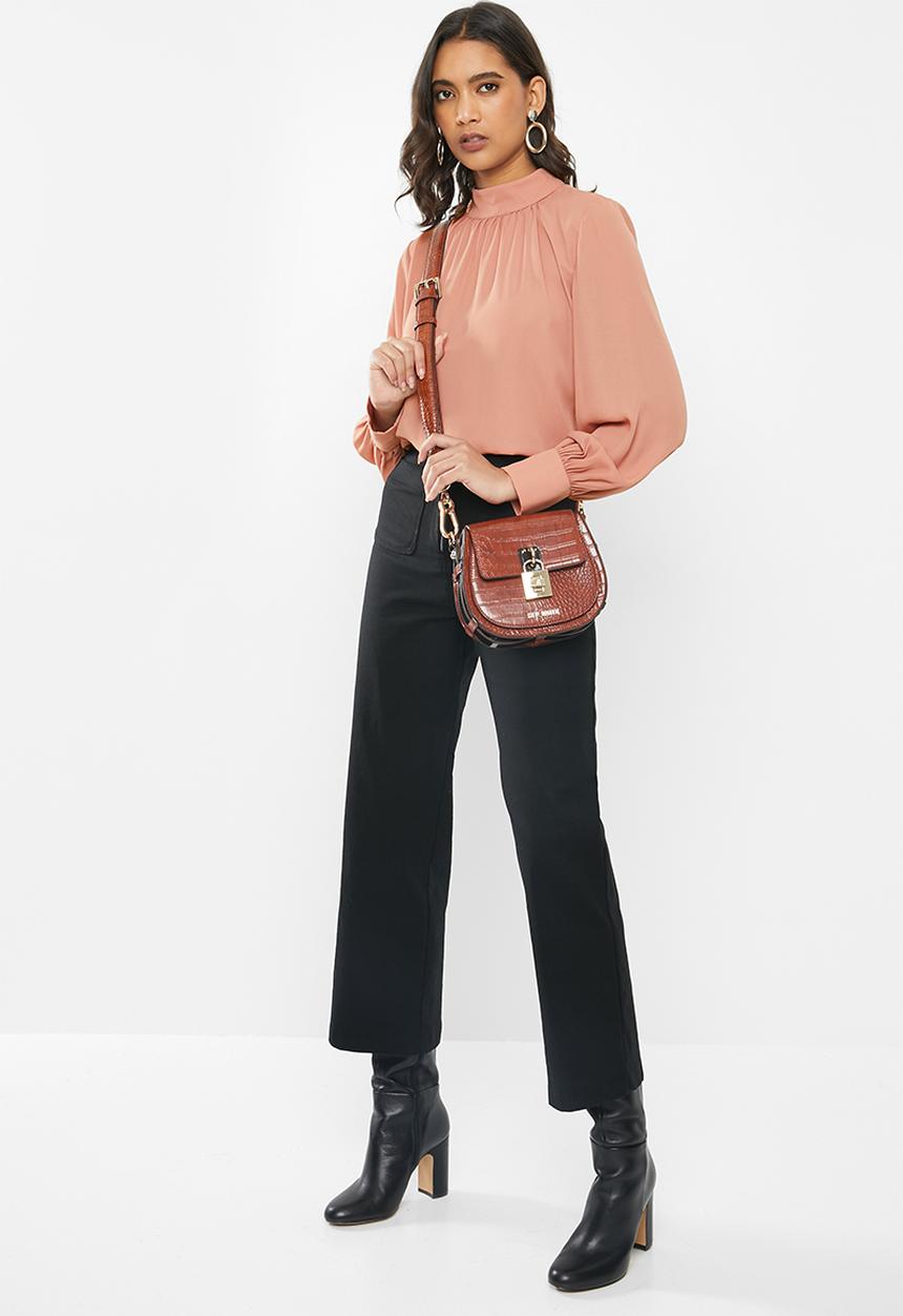 VELVET - Turtle neck blouse with balloon sleeve - pink