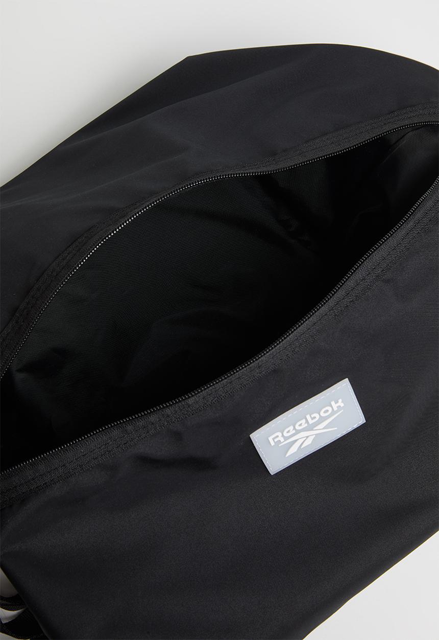 Reebok - W studio imagiro - black