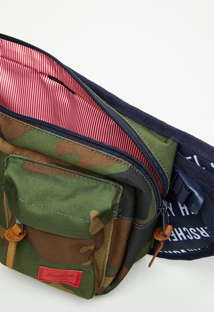 Herschel Supply Co. - Eighteen hippack - navy & khaki 