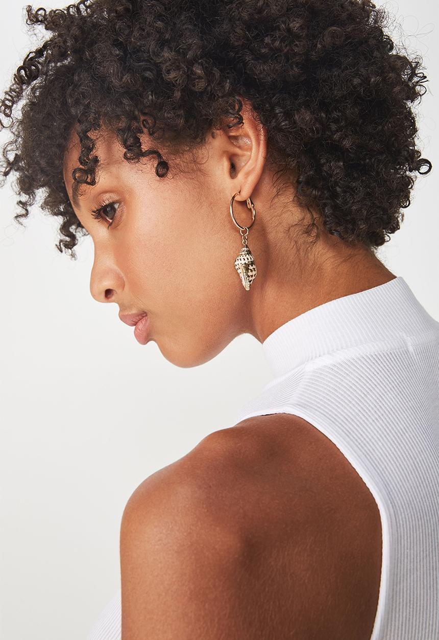 Rubi - South bay earring - gold & shell