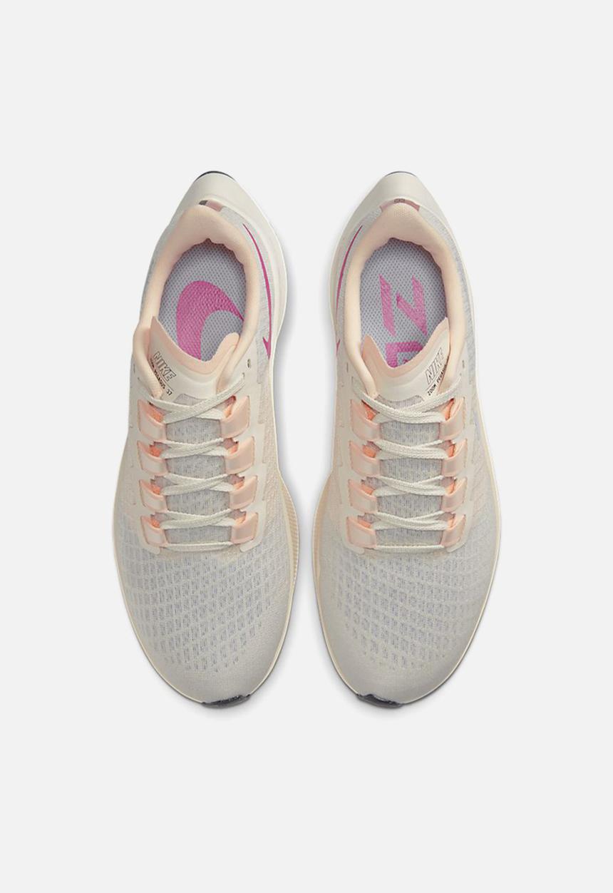 Nike - Air Zoom Pegasus 37 - pale ivory / ghost-barely volt-sail