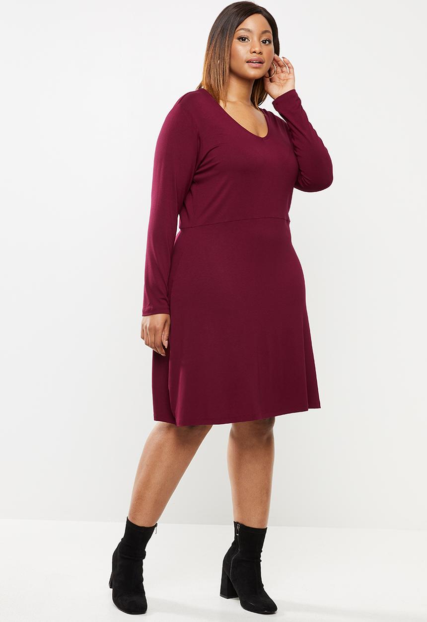 edit Plus - V-neck fit & flare dress - burgundy