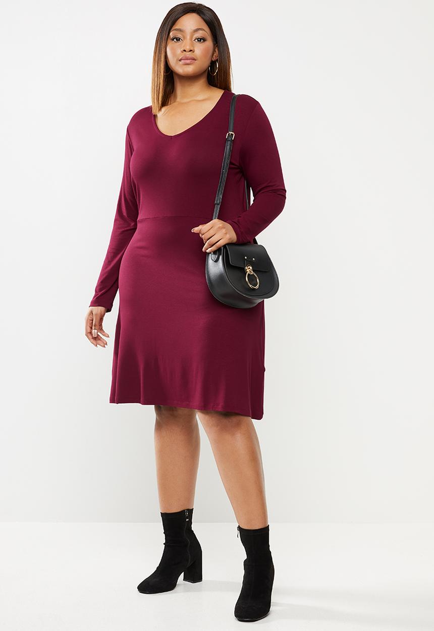 edit Plus - V-neck fit & flare dress - burgundy