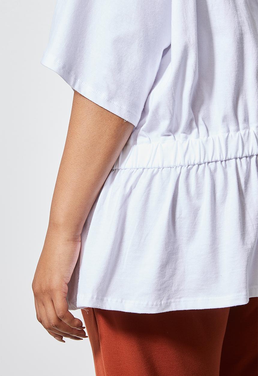 Superbalist - Floral placement pemplum tee - white