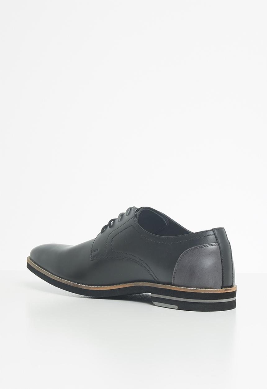 Pringle of Scotland - Micheal lace up - black