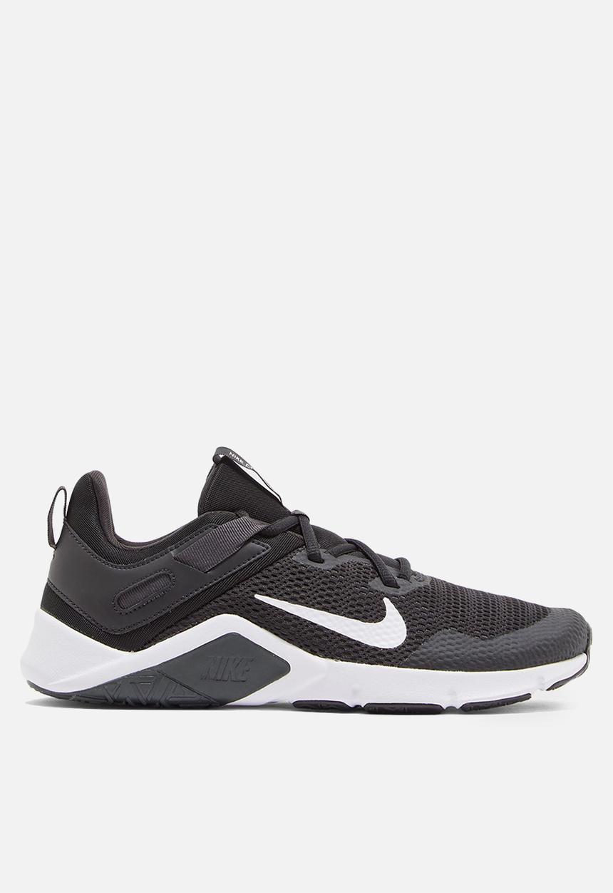 Nike - Legend essential - black / white-dk smoke grey