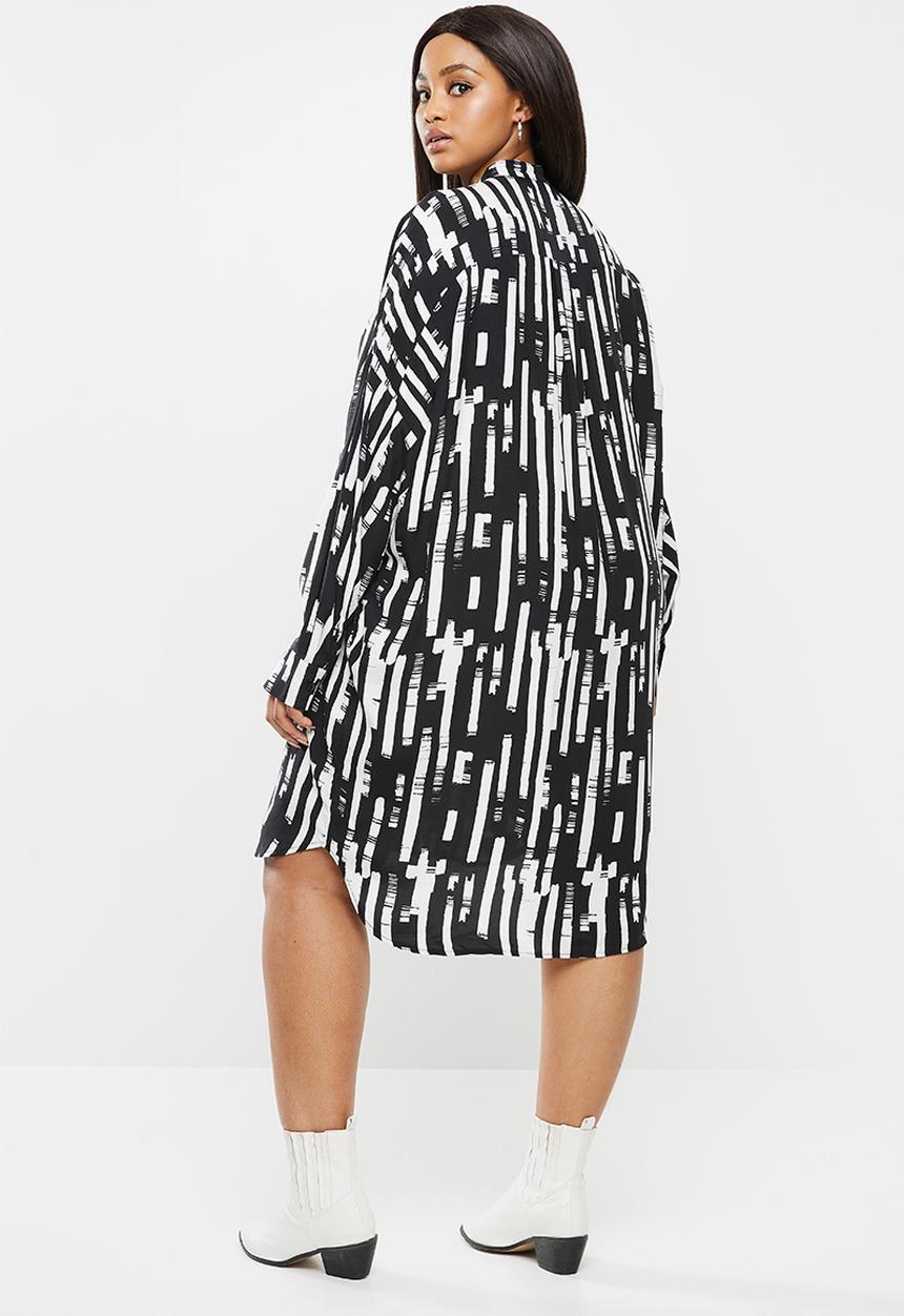 Me&B - Plus size oversized mandarin collar shirtdress - black & white