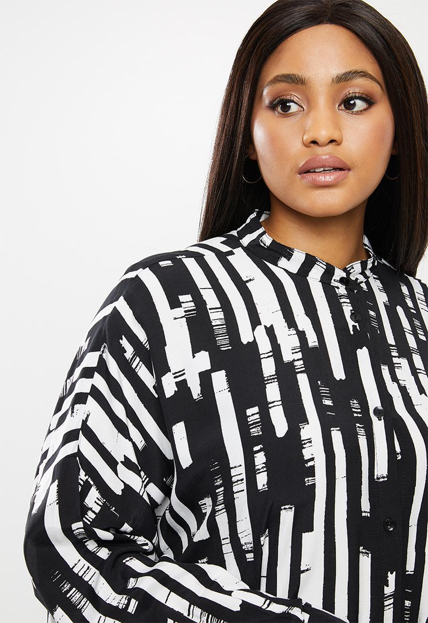 Me&B - Plus size oversized mandarin collar shirtdress - black & white