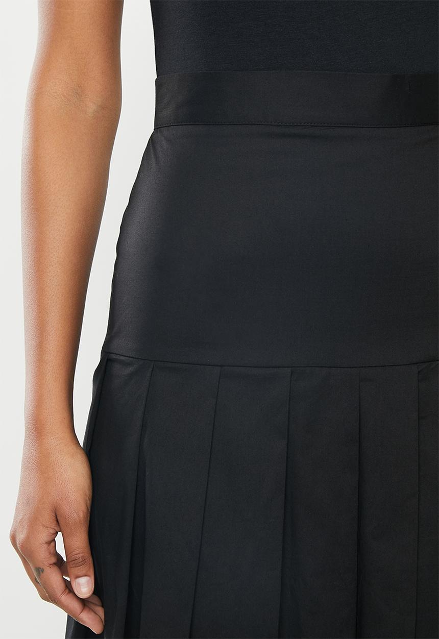 MILLA - Poplin pleated skirt - black