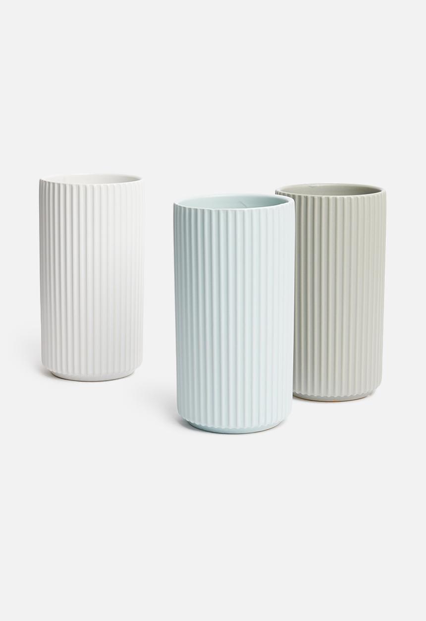 H&S - Ribbed vase - blue
