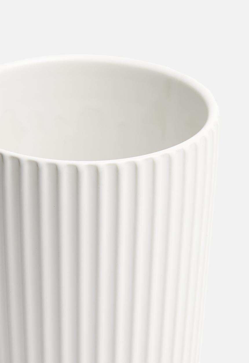 H&S - Ribbed vase - white