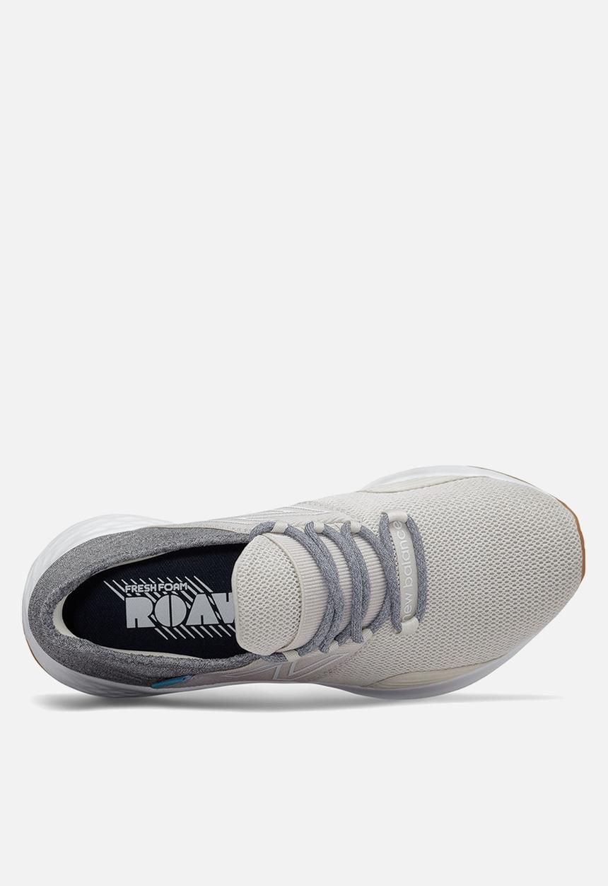 New Balance  - Freshfoamroav - moonbeam 