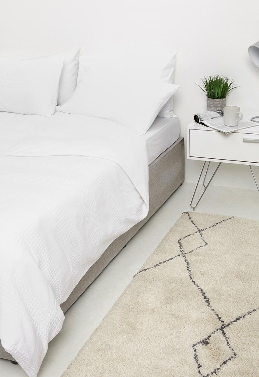 Sixth Floor - Cotton woven seersucker duvet set - white
