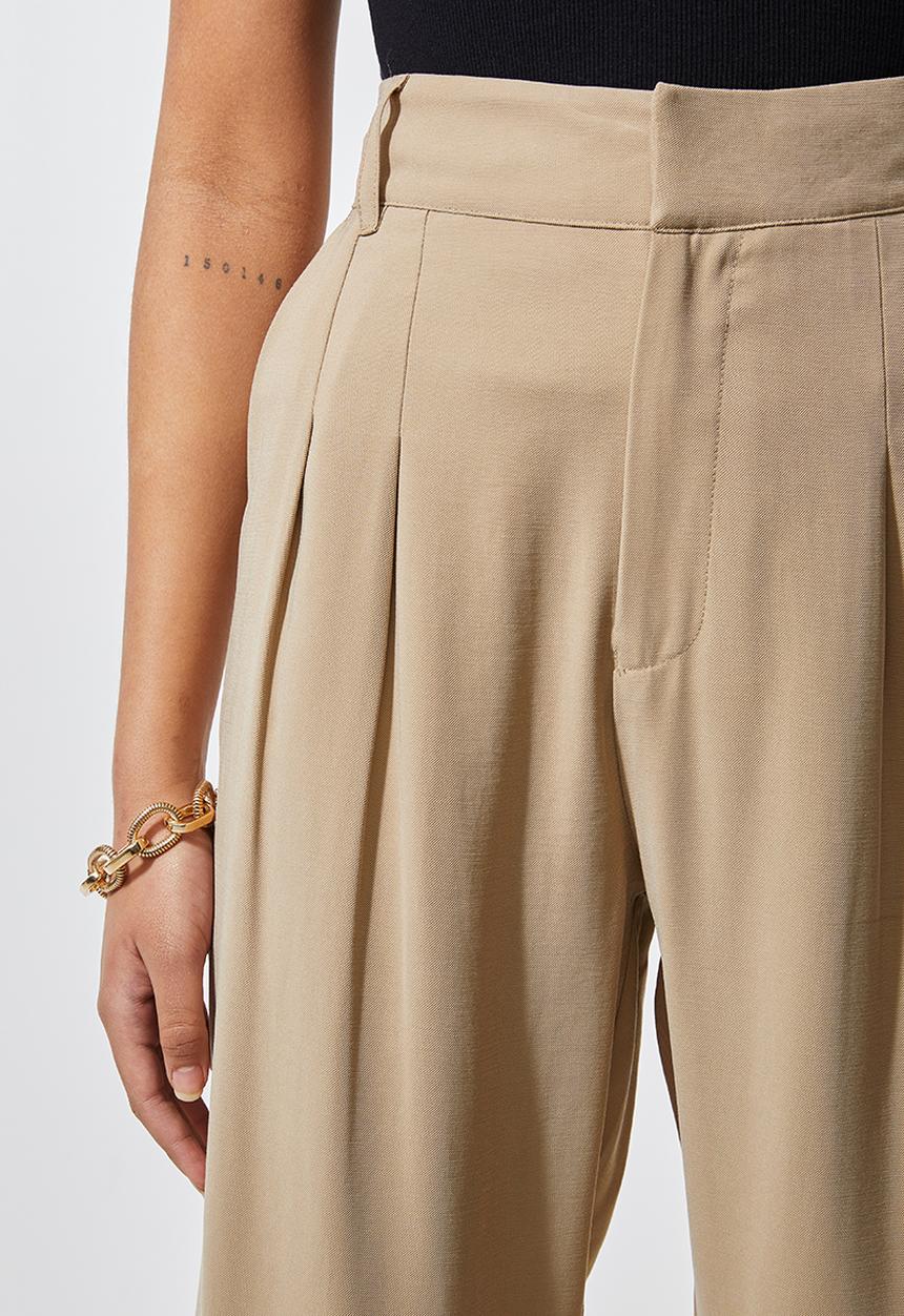 Superbalist - Premium tapered trousers - stone
