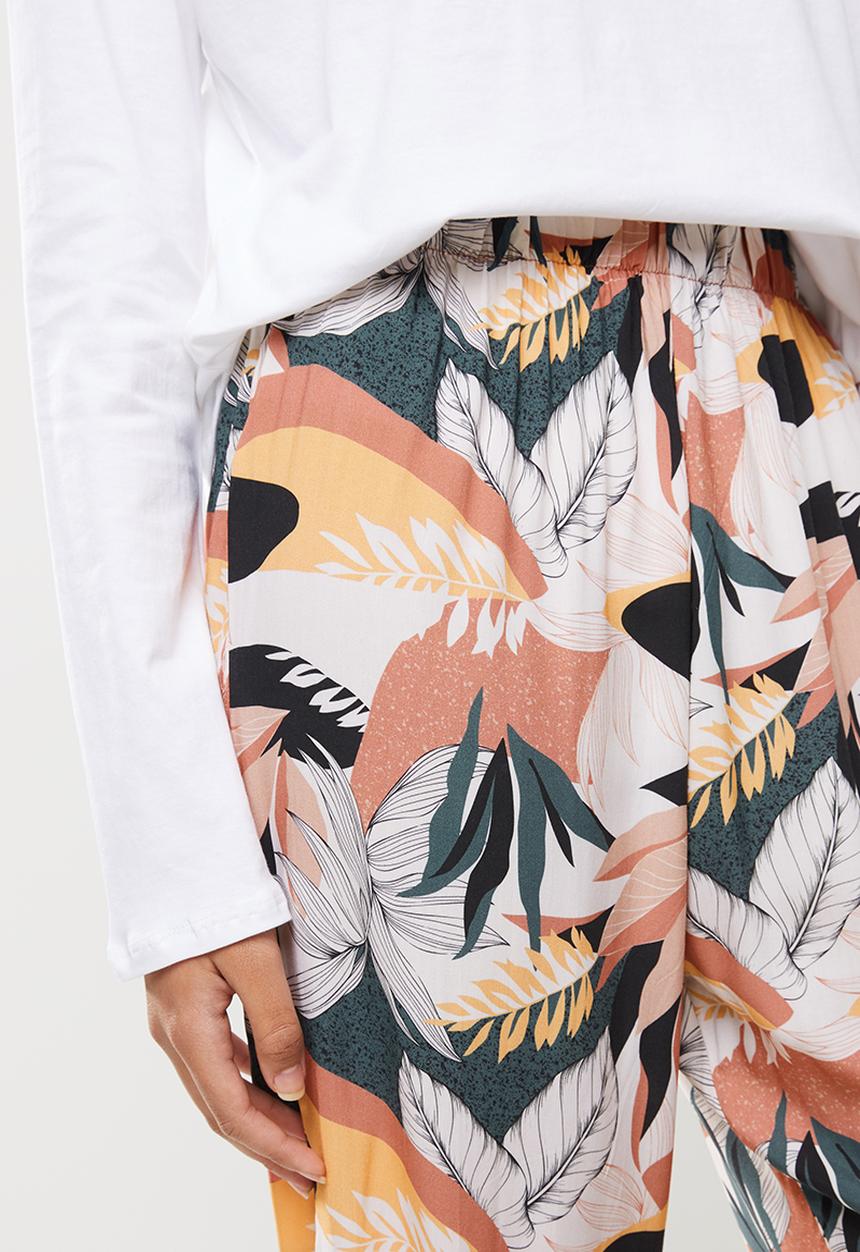 Superbalist - Sleep long sleeve top & pants set - milk & modern print