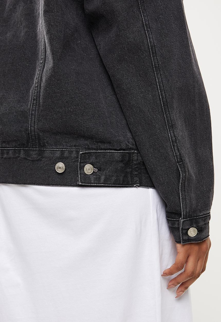 Missguided - Oversized denim jacket with rips - black