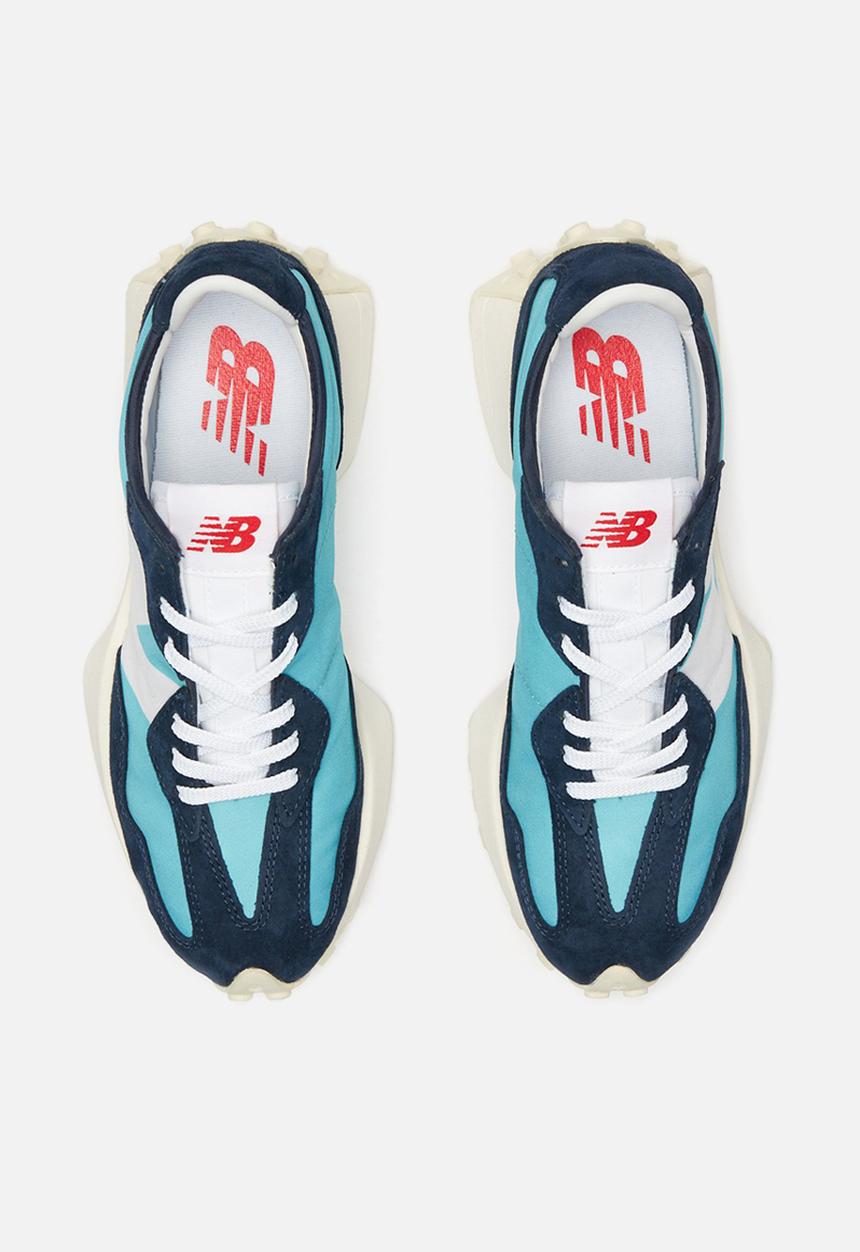 New Balance  - Classic 327 - Sky Blue