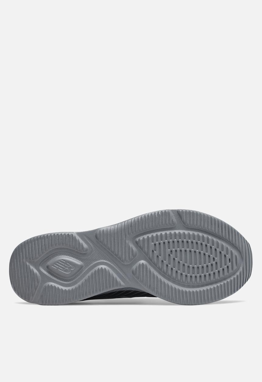 New Balance  - 068 v1 - black (001)