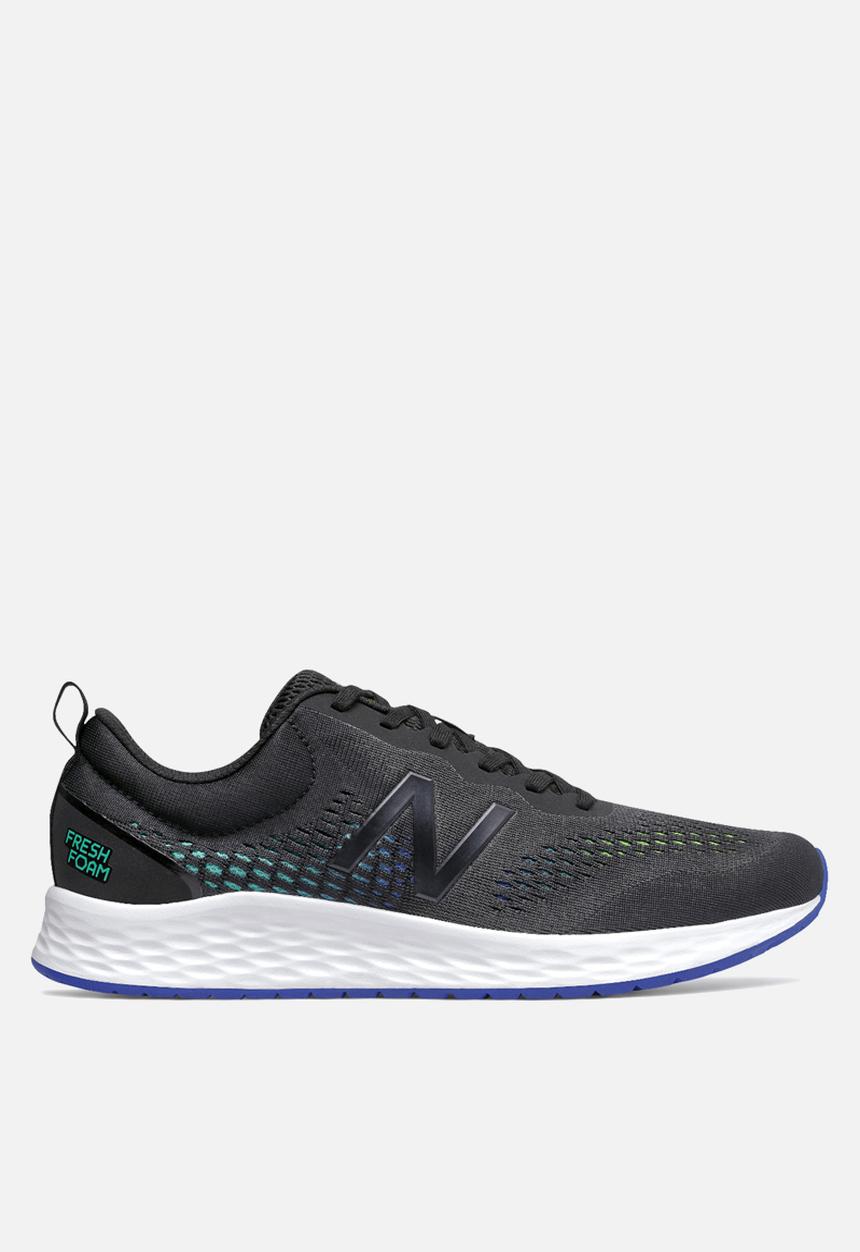 New Balance  - Arishi v3 - black (001)
