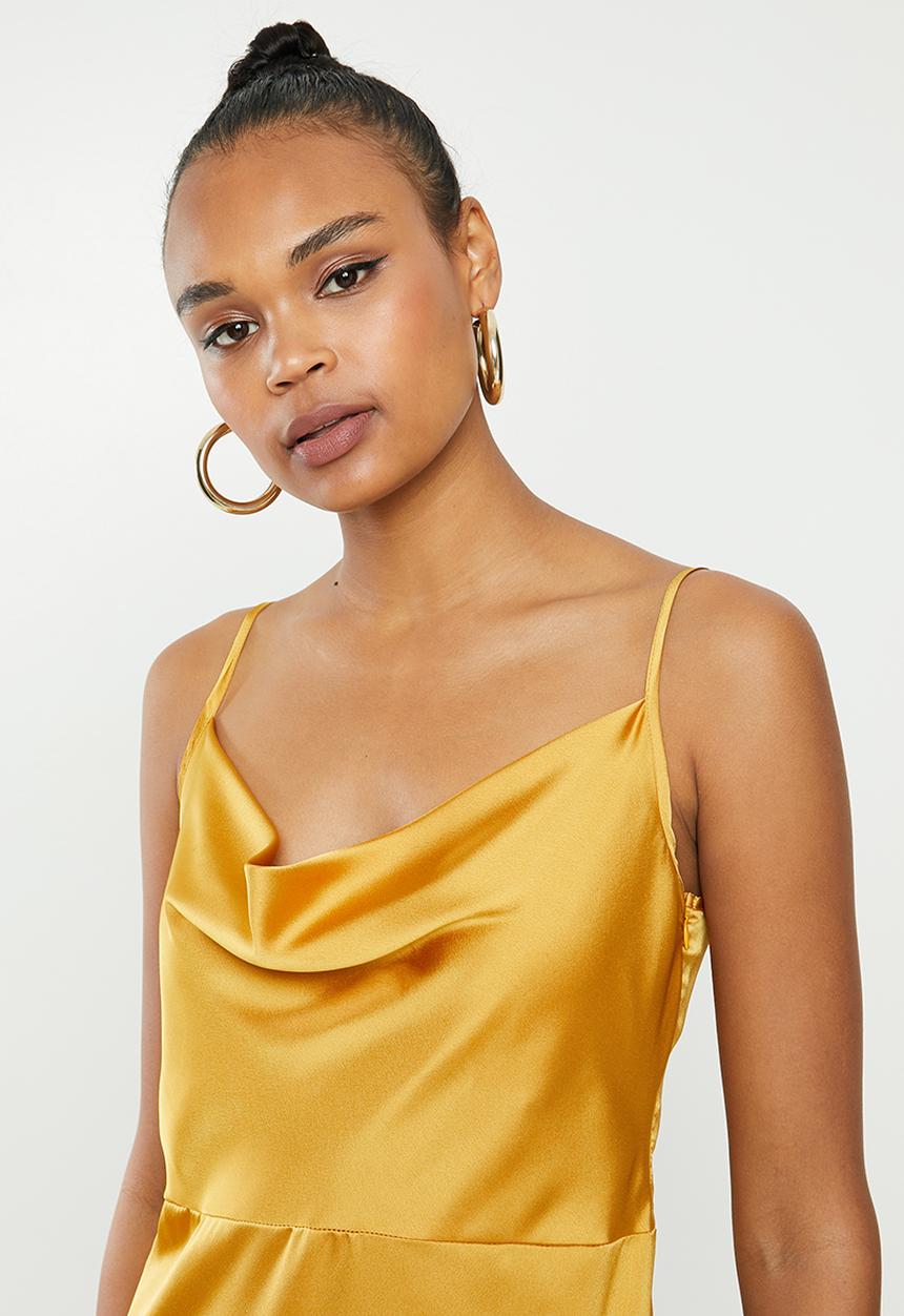 Missguided - Cowl cami slip midi dress satin - yellow