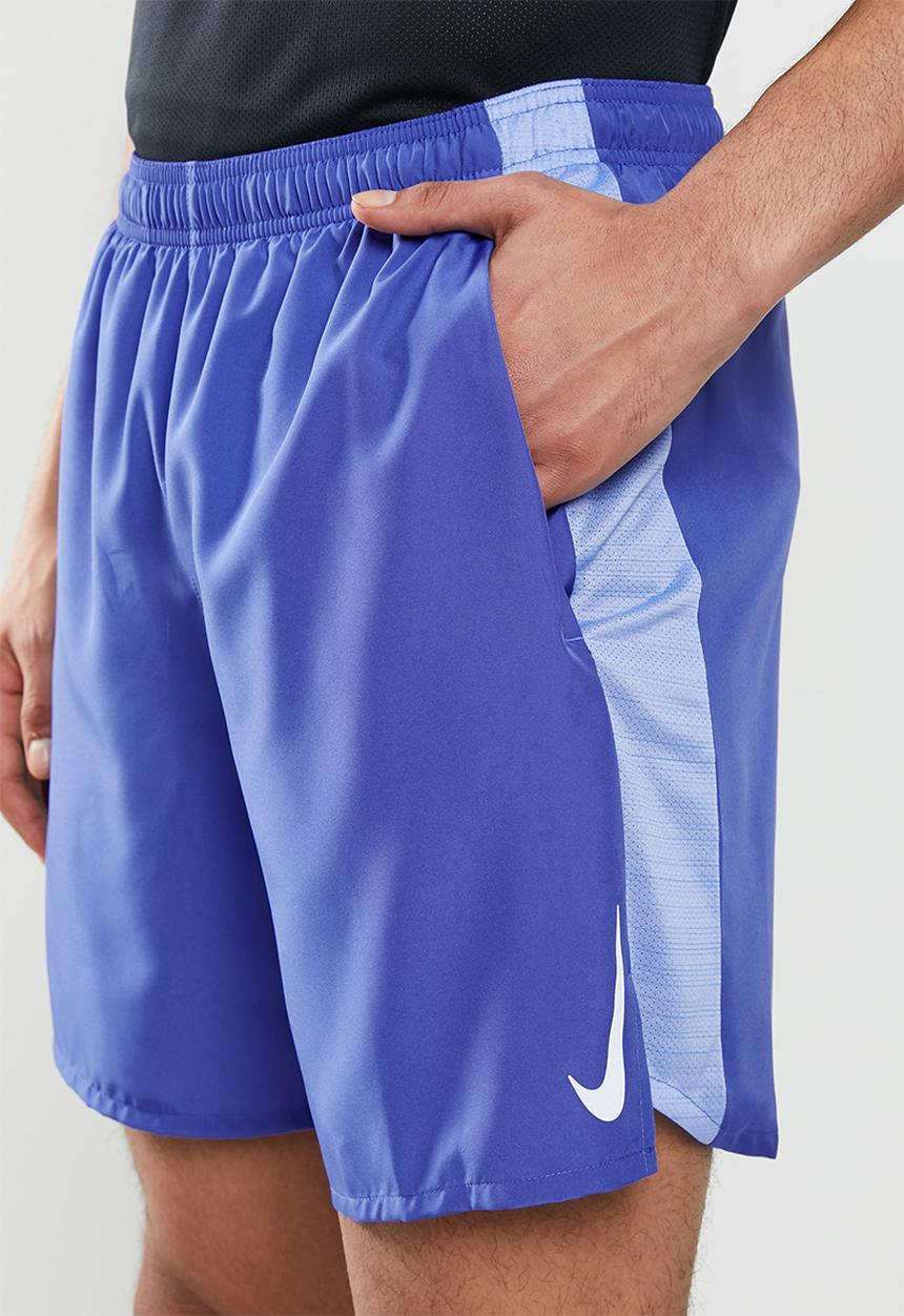 Nike - Nike challenger 7-inch shorts - blue 
