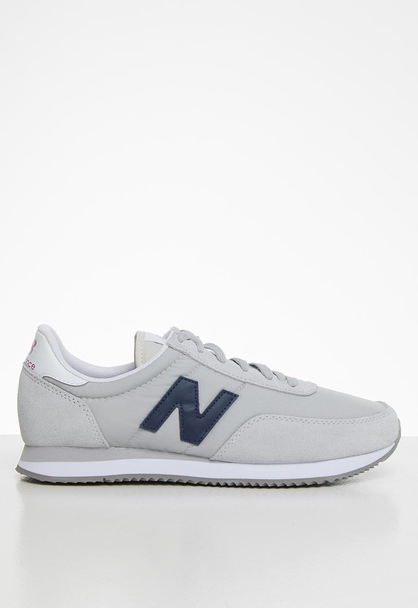 New Balance  - 720 Classic racer - light aluminum