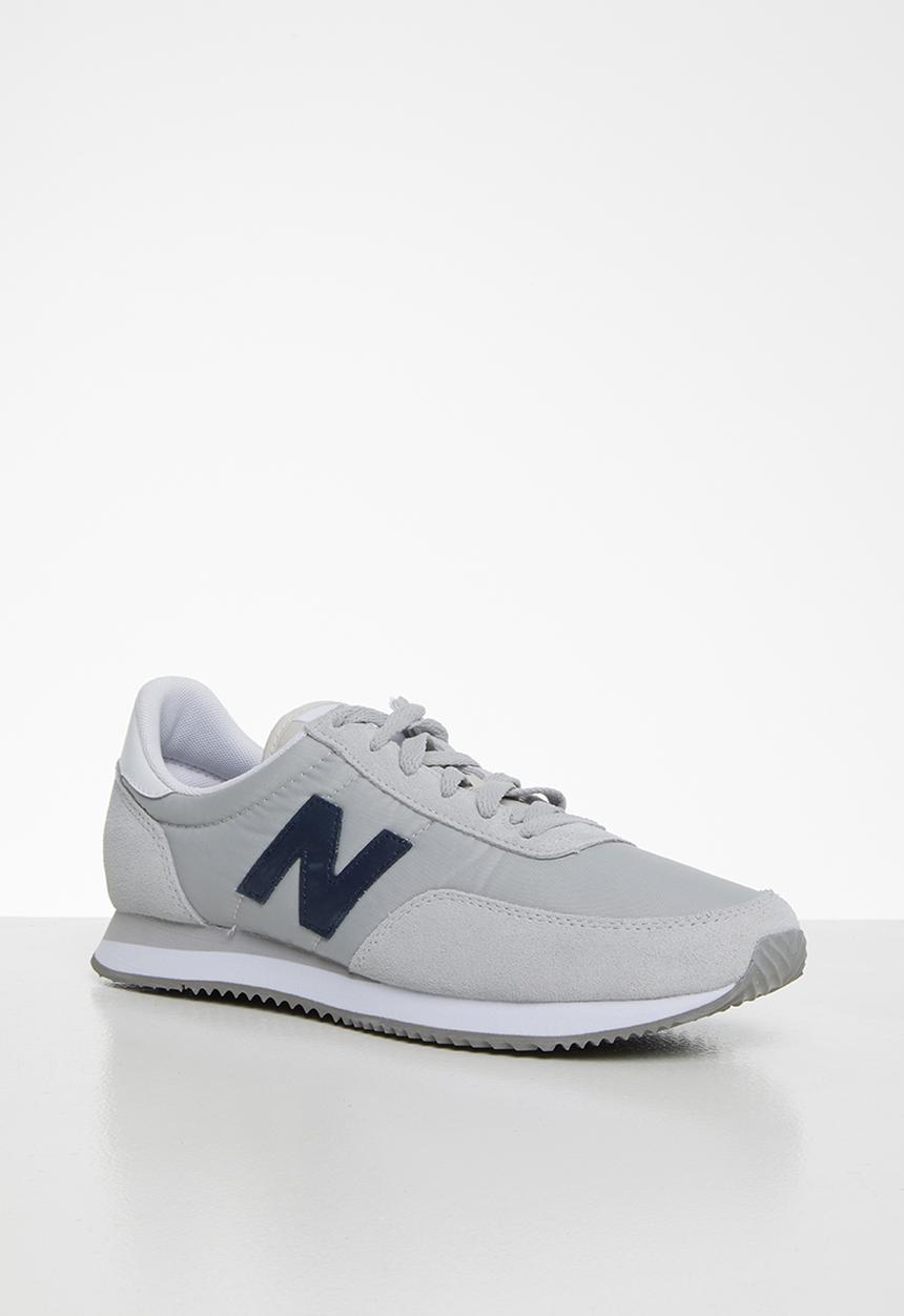 New Balance  - 720 Classic racer - light aluminum