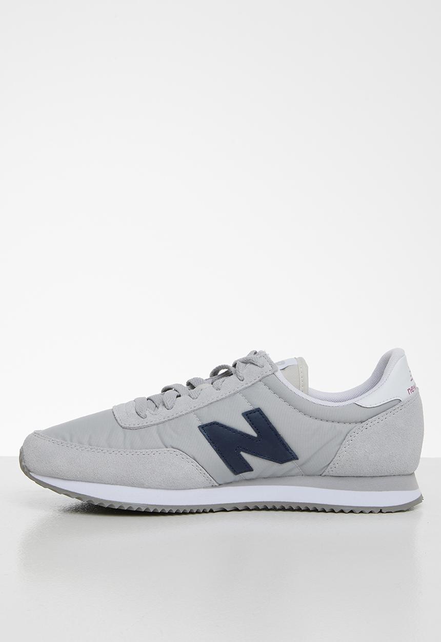 New Balance  - 720 Classic racer - light aluminum