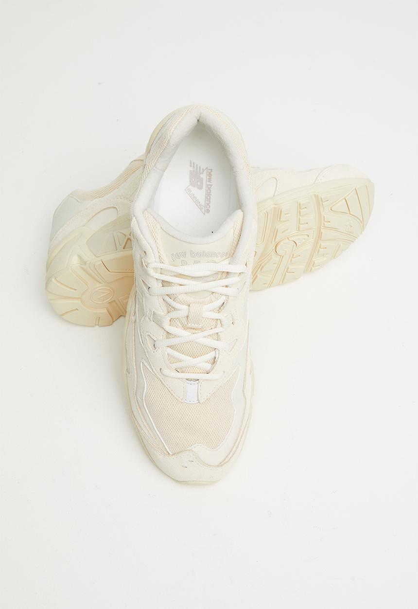New Balance  - 850 Classic - beige